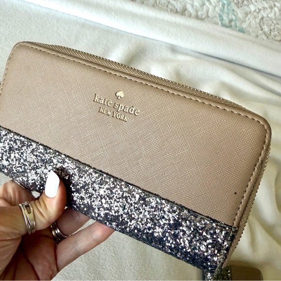 Kate Spade New York Neda Glitter Greta Court Cityscape Wallet taupe and silver - Picture 3 of 11